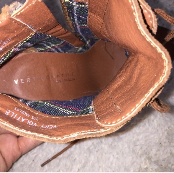 VERY VOLATILE Suede Wedge Booties Size 7 - Picture 7 of 8